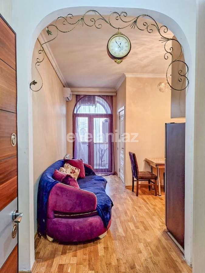 Kirayə verilir, yeni tikili, 2 otaqlı, 40 m², Bakı, Nizami r, Qara Qarayev m.