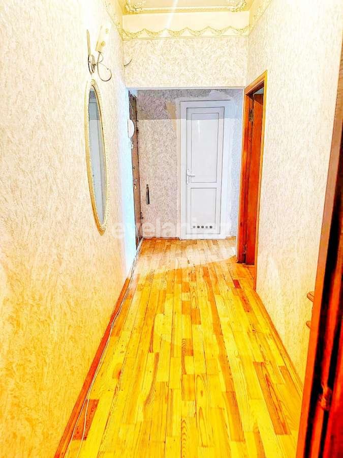 Kirayə verilir, köhnə tikili, 2 otaqlı, 70 m², Bakı, Nəsimi r, 4-cü mikrorayon q, Memar Əcəmi m.