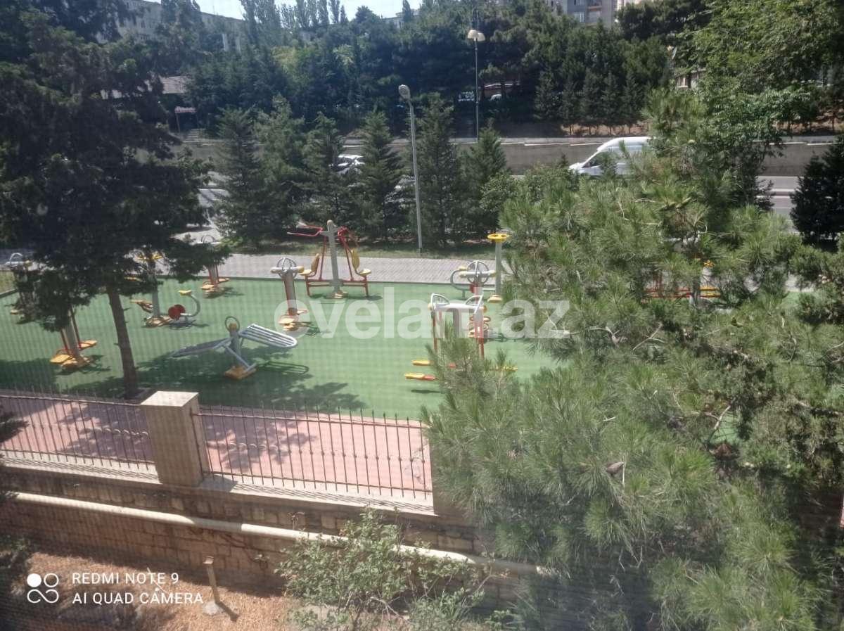 Kirayə verilir, köhnə tikili, 2 otaqlı, 70 m², Bakı, Nəsimi r, 4-cü mikrorayon q, Memar Əcəmi m.