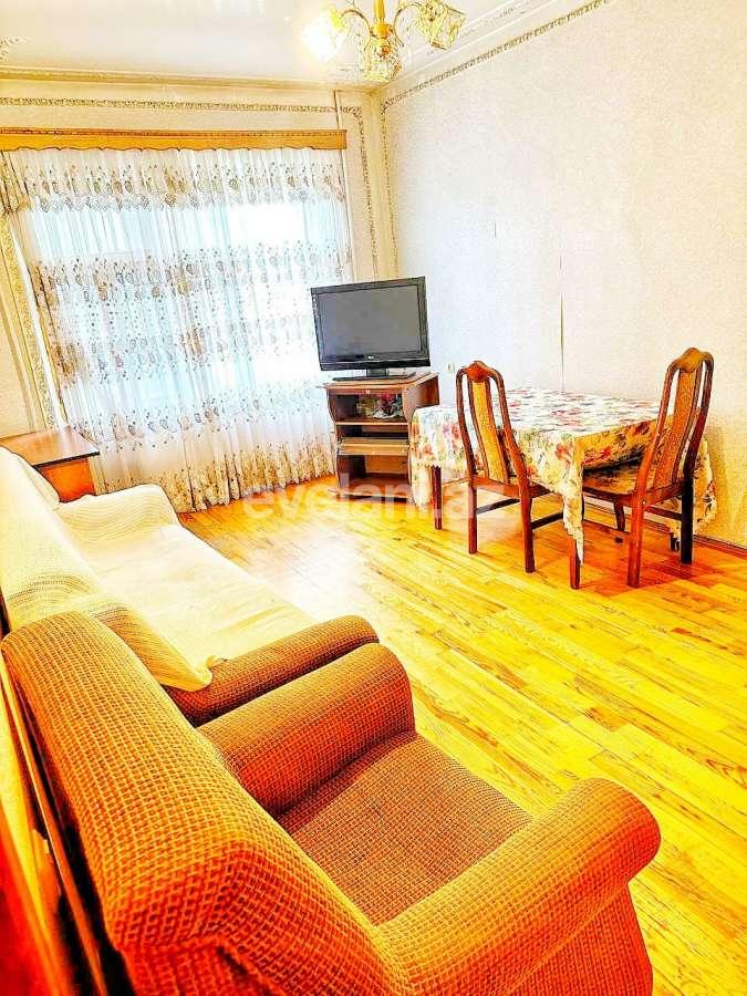 Kirayə verilir, köhnə tikili, 2 otaqlı, 70 m², Bakı, Nəsimi r, 4-cü mikrorayon q, Memar Əcəmi m.