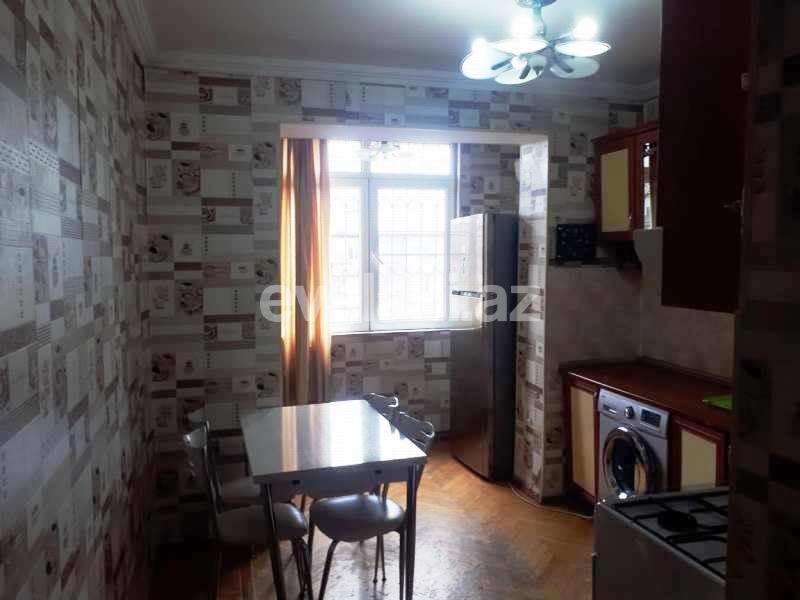 Satılır, köhnə tikili, 3 otaqlı, 80 m², Bakı, Xətai r, Əhmədli q, Əhmədli m.