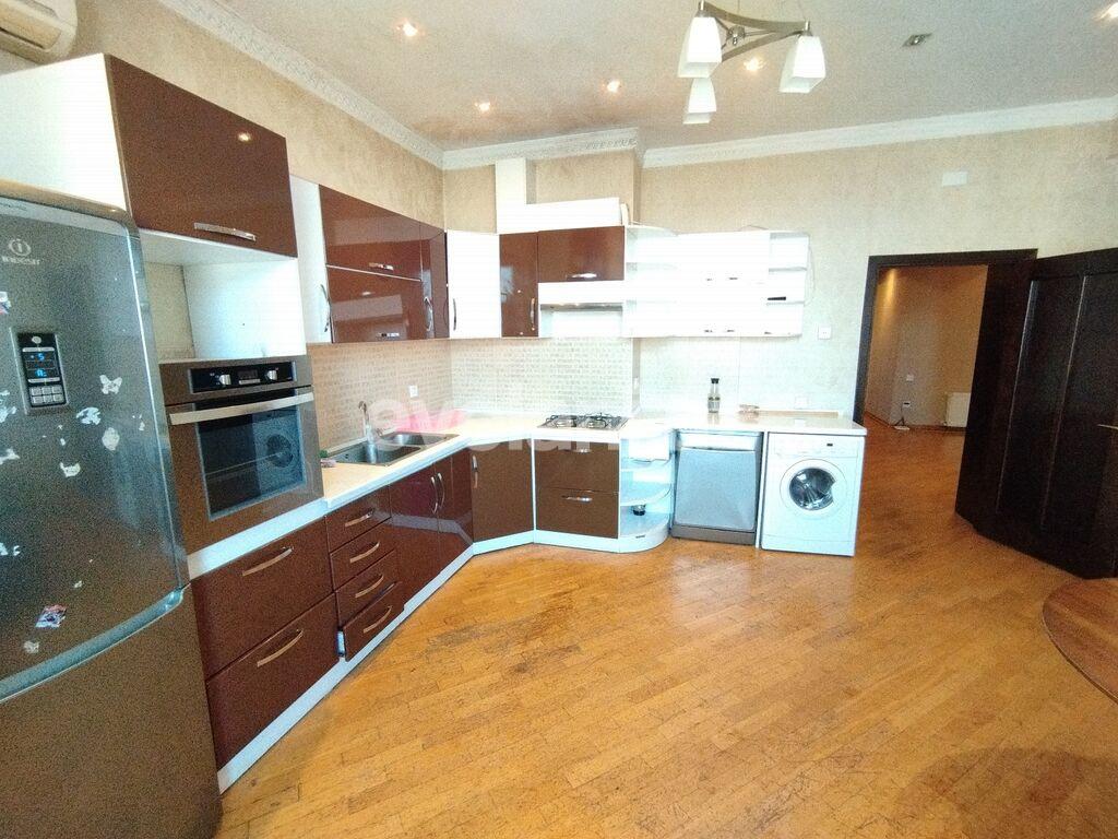 Kirayə verilir, yeni tikili, 4 otaqlı, 190 m², Bakı, Yasamal r, Elmlər Akademiyası m.