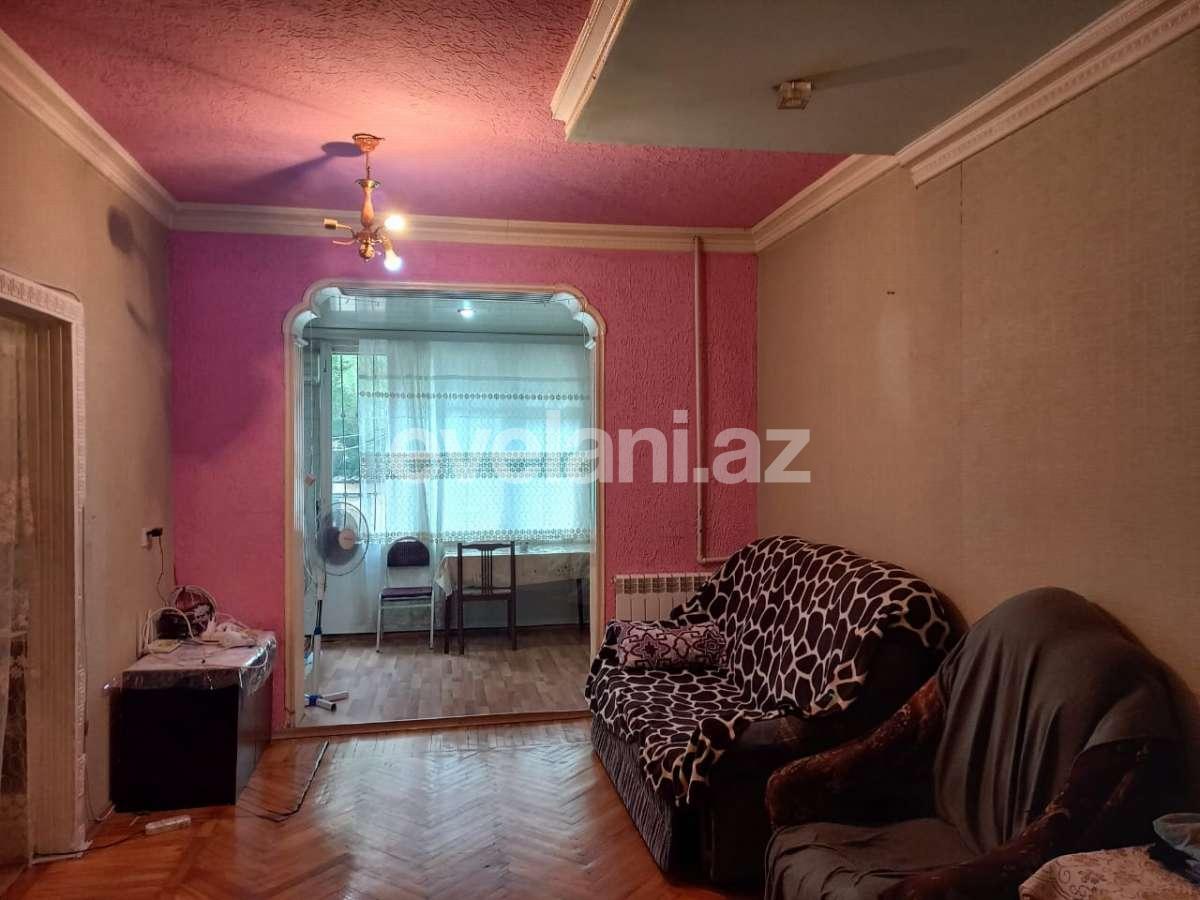 Satılır, köhnə tikili, 3 otaqlı, 53 m², Bakı, Nəsimi r, Memar Əcəmi m.