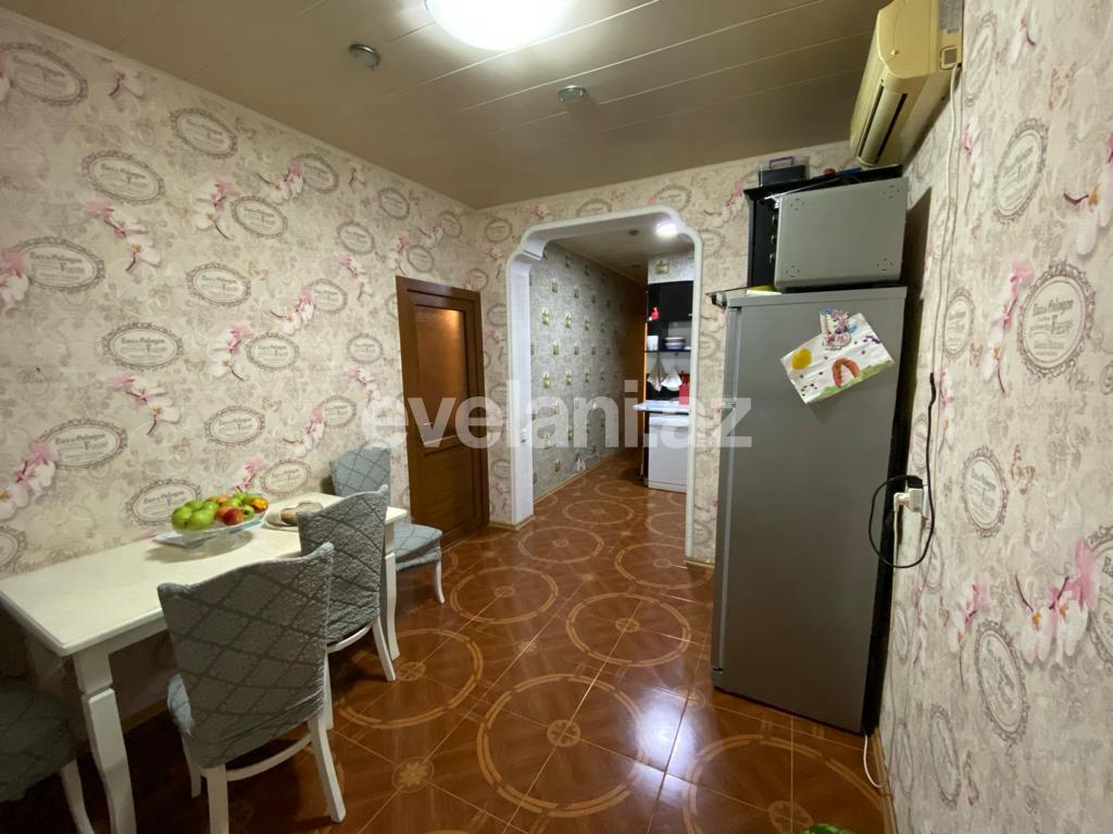 Продаётся, вторичка, 3-комнаты, 70 m², Баку, Насиминский r, 4-й микрорайон p, Мемар Аджеми m.