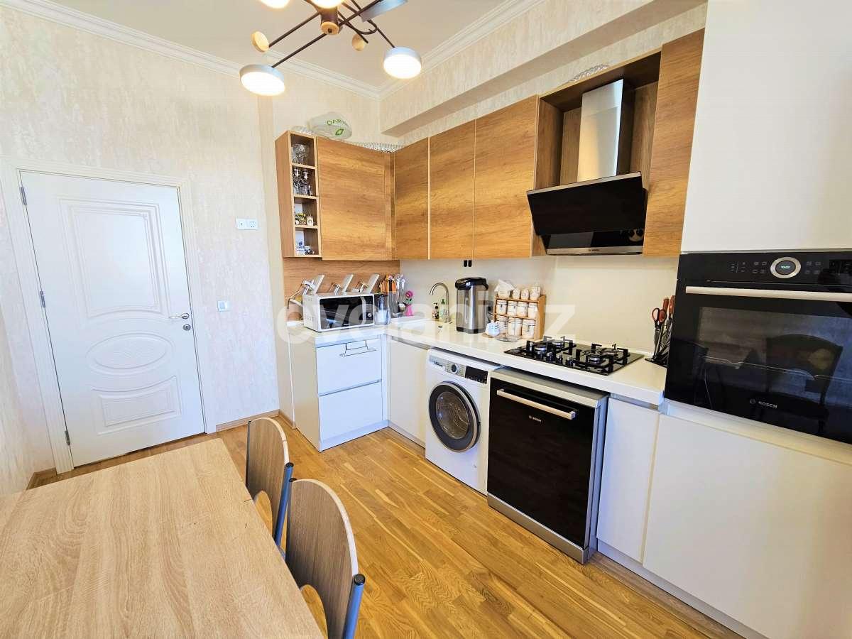 Satılır, yeni tikili, 3 otaqlı, 110 m², Bakı, Nizami r, Qara Qarayev m.