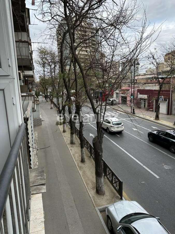 Satılır, köhnə tikili, 3 otaqlı, 70 m², Bakı, Nəsimi r, Nizami m.