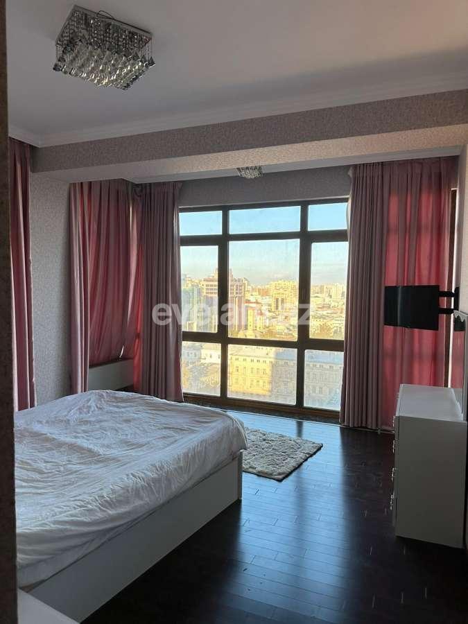 Kirayə verilir, yeni tikili, 4 otaqlı, 2300 m², Bakı, Səbail r, Sahil m.