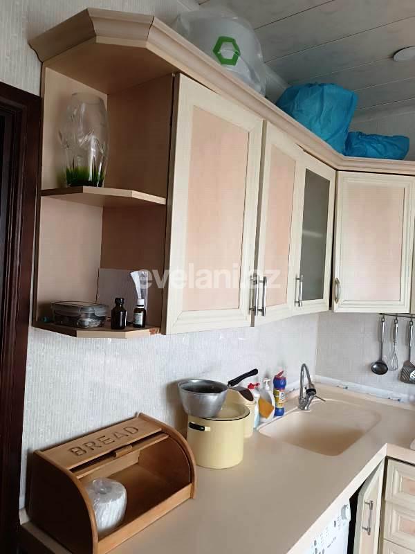 Satılır, köhnə tikili, 3 otaqlı, 80 m², Bakı, Nizami r, 8-ci kilometr q, Xalqlar Dostluğu m.