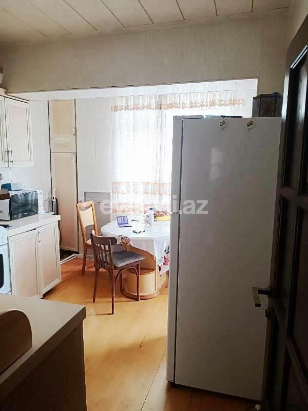 Satılır, köhnə tikili, 3 otaqlı, 80 m², Bakı, Nizami r, 8-ci kilometr q, Xalqlar Dostluğu m.