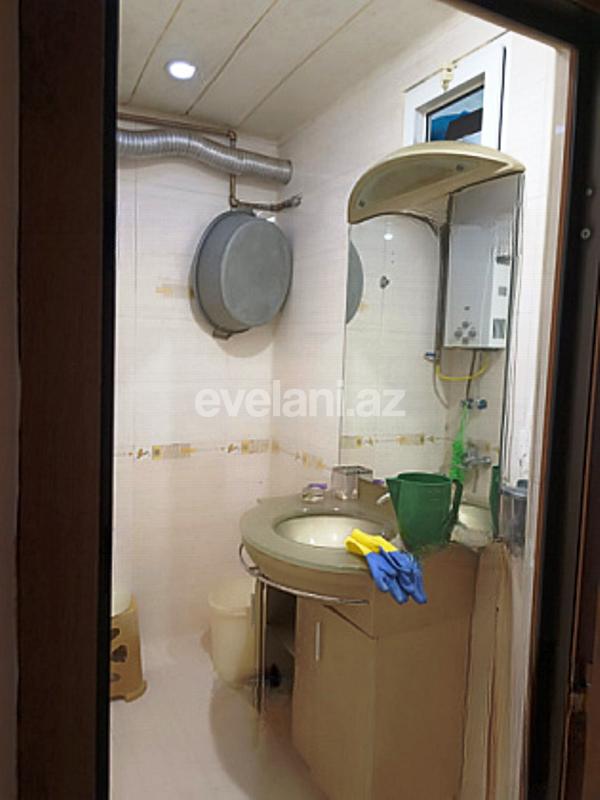 Satılır, köhnə tikili, 3 otaqlı, 80 m², Bakı, Nizami r, 8-ci kilometr q, Xalqlar Dostluğu m.