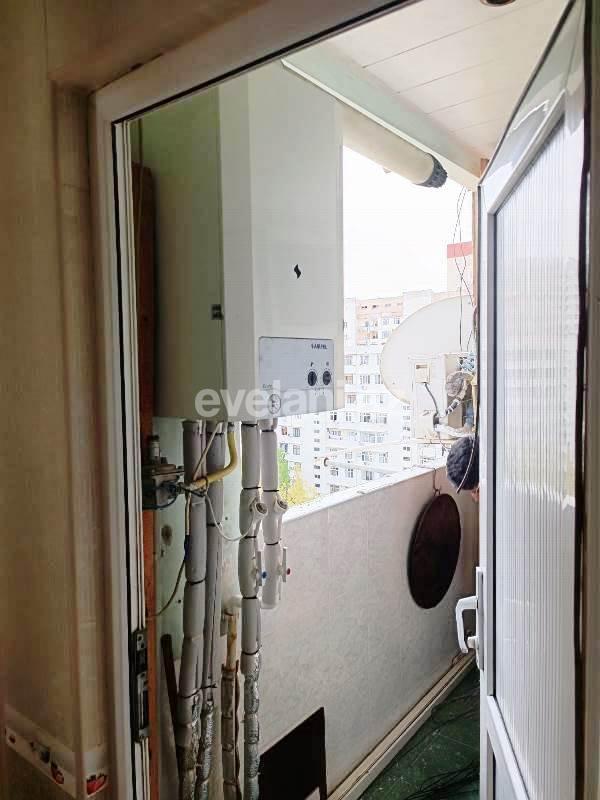 Satılır, köhnə tikili, 3 otaqlı, 80 m², Bakı, Nizami r, 8-ci kilometr q, Xalqlar Dostluğu m.