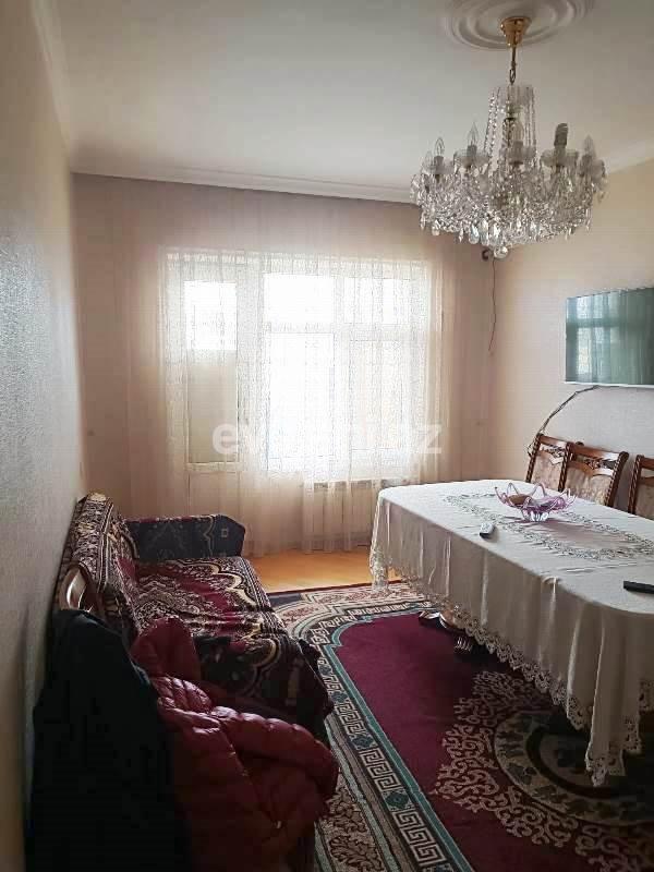 Satılır, köhnə tikili, 3 otaqlı, 80 m², Bakı, Nizami r, 8-ci kilometr q, Xalqlar Dostluğu m.