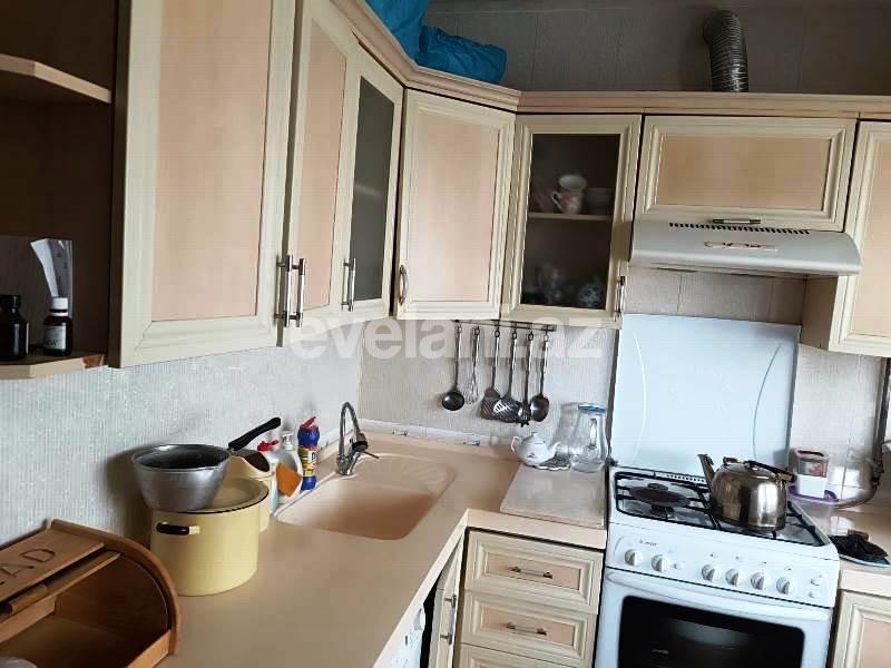 Satılır, köhnə tikili, 3 otaqlı, 80 m², Bakı, Nizami r, 8-ci kilometr q, Xalqlar Dostluğu m.