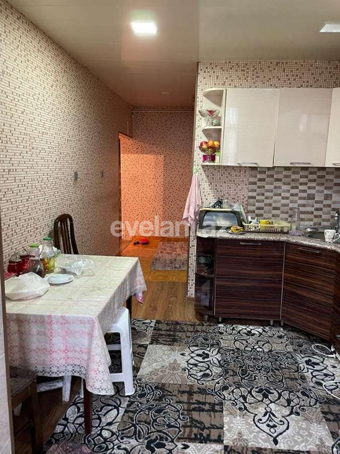 Sale, old building, 3 room, 75 m², Baku