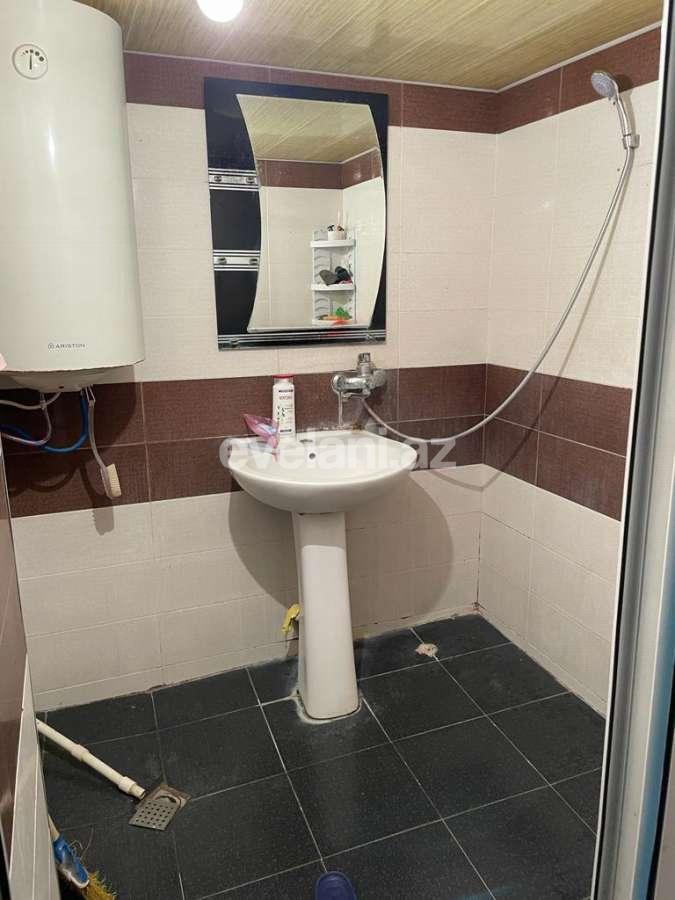 Sale, old building, 3 room, 75 m², Baku