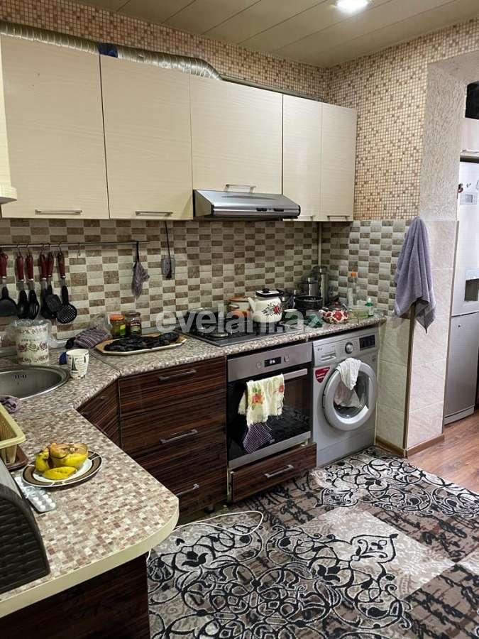 Sale, old building, 3 room, 75 m², Baku