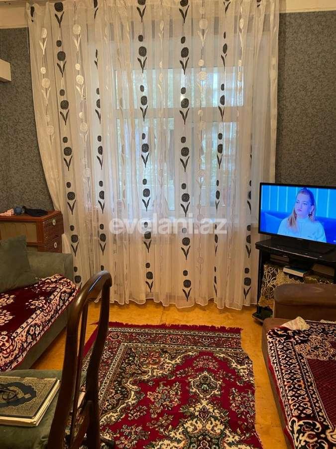 Sale, old building, 3 room, 75 m², Baku
