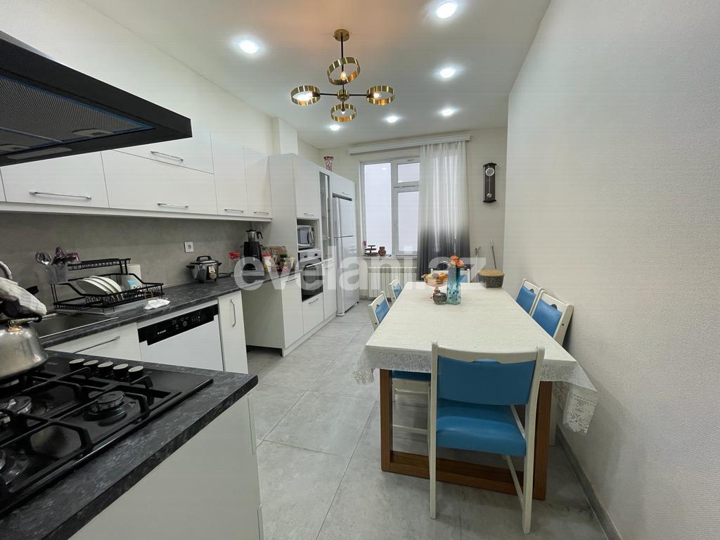 Satılır, yeni tikili, 3 otaqlı, 130 m², Bakı, Nəsimi r, 4-cü mikrorayon q, Memar Əcəmi m.