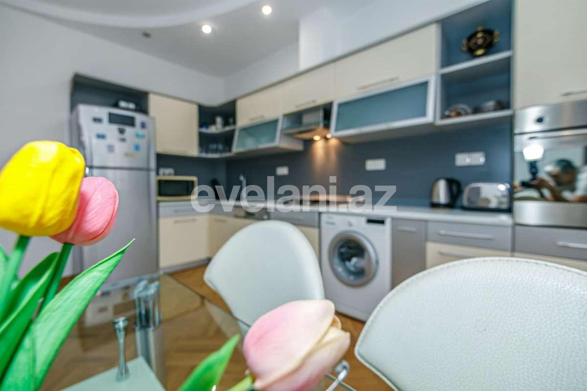 Kirayə verilir, köhnə tikili, 3 otaqlı, 140 m², Bakı, Səbail r, Sahil m.
