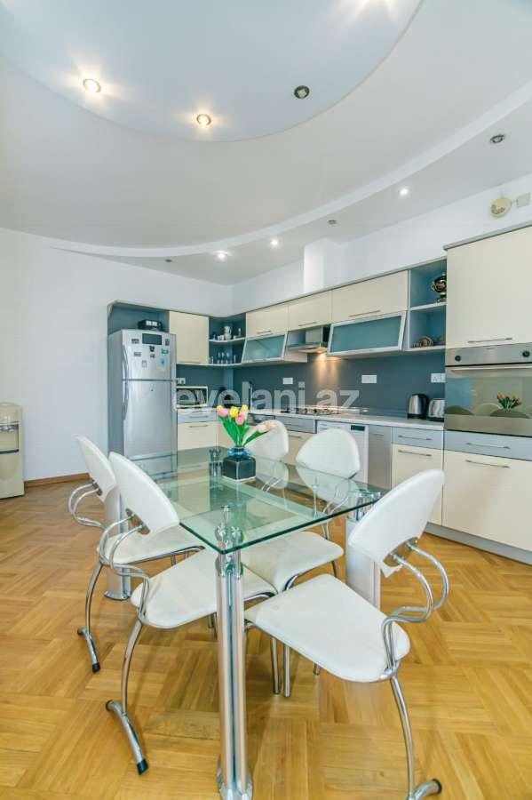 Kirayə verilir, köhnə tikili, 3 otaqlı, 140 m², Bakı, Səbail r, Sahil m.