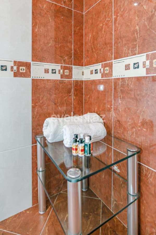 Kirayə verilir, köhnə tikili, 3 otaqlı, 140 m², Bakı, Səbail r, Sahil m.