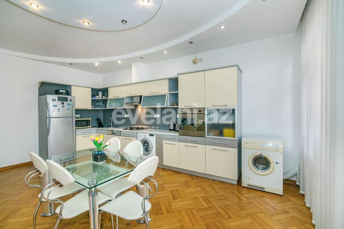 Kirayə verilir, köhnə tikili, 3 otaqlı, 140 m², Bakı, Səbail r, Sahil m.