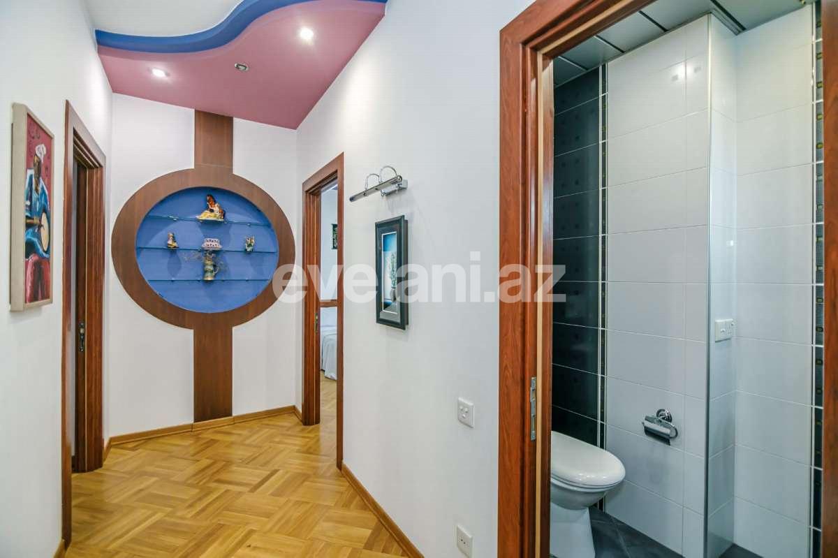 Kirayə verilir, köhnə tikili, 3 otaqlı, 140 m², Bakı, Səbail r, Sahil m.