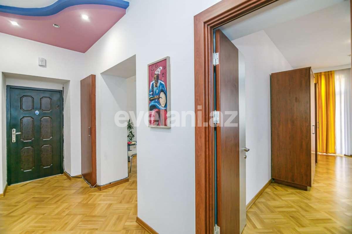 Kirayə verilir, köhnə tikili, 3 otaqlı, 140 m², Bakı, Səbail r, Sahil m.