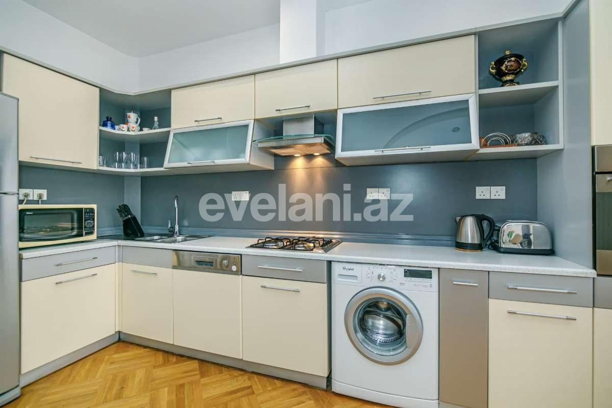 Kirayə verilir, köhnə tikili, 3 otaqlı, 140 m², Bakı, Səbail r, Sahil m.