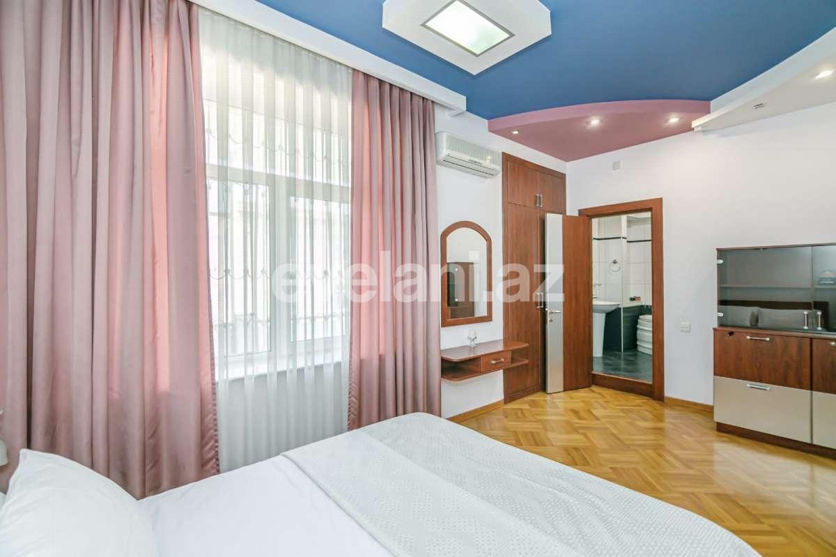 Kirayə verilir, köhnə tikili, 3 otaqlı, 140 m², Bakı, Səbail r, Sahil m.