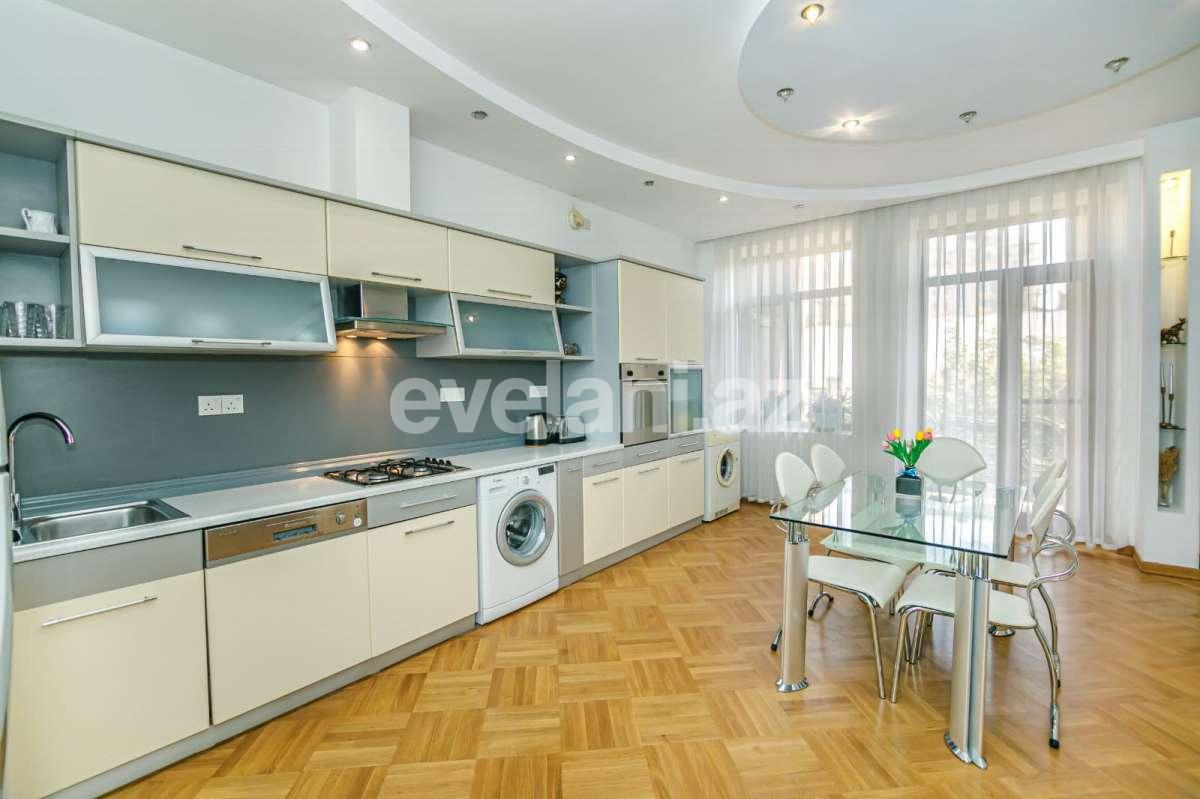 Kirayə verilir, köhnə tikili, 3 otaqlı, 140 m², Bakı, Səbail r, Sahil m.