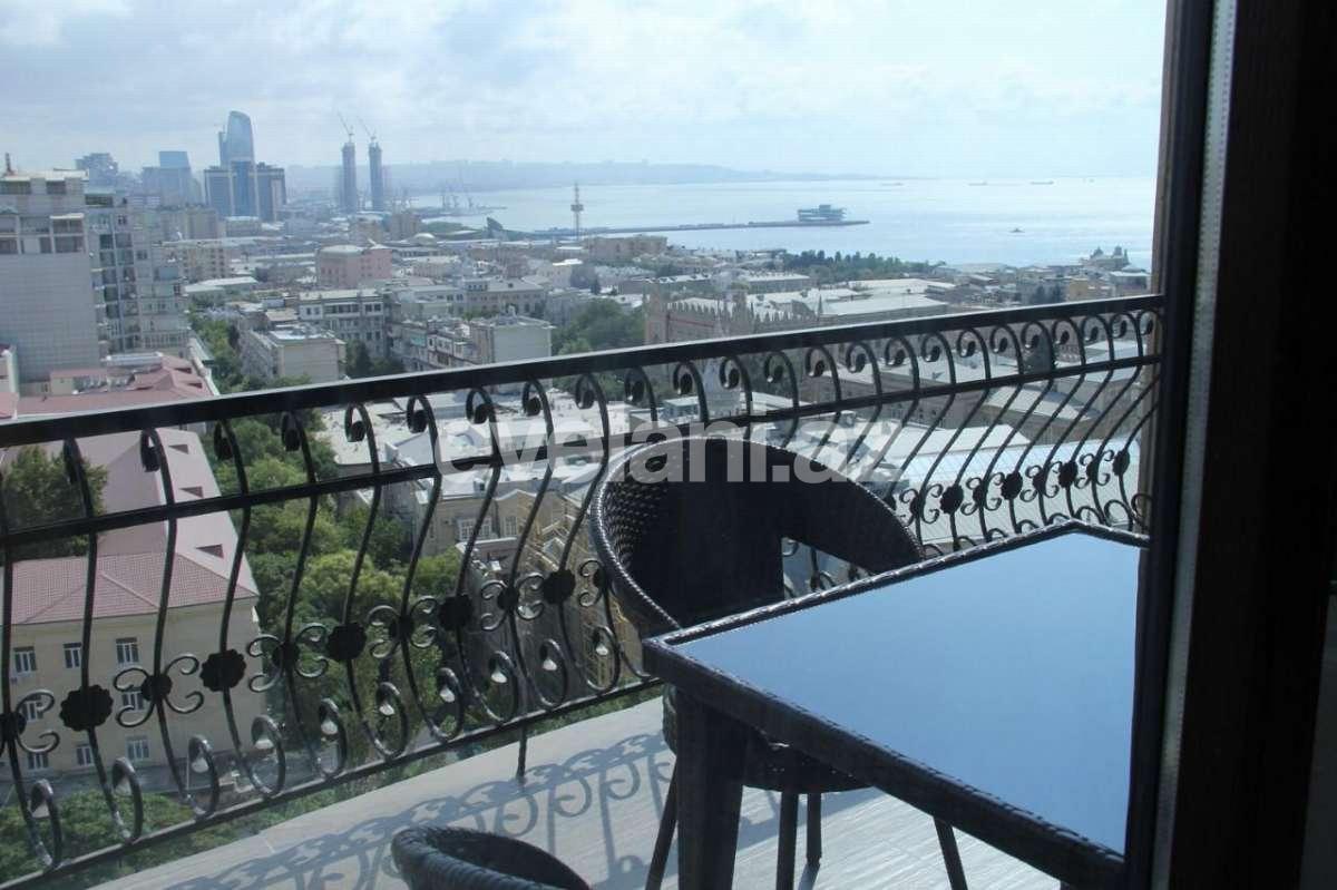 Сдаётся, новостройка, 3-комнаты, 120 m², Баку, Сабаильский r, Ичери Шехер m.