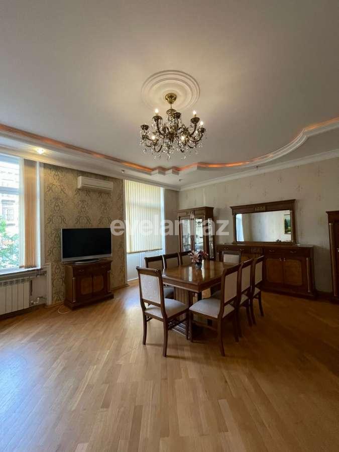 Kirayə verilir, köhnə tikili, 2 otaqlı, 80 m², Bakı, Səbail r, İçəri Şəhər m.