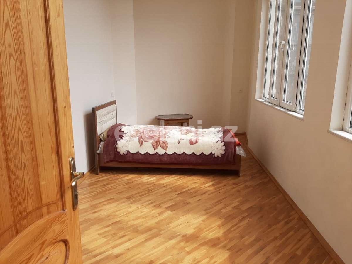 Kirayə verilir, köhnə tikili, 3 otaqlı, 120 m², Bakı, Səbail r, Sahil m.