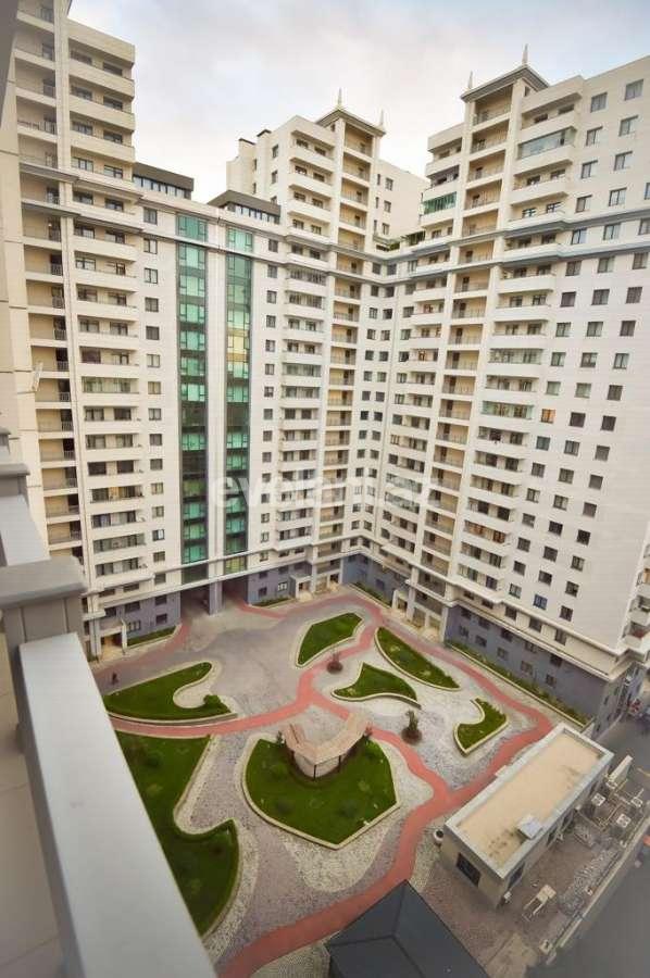 Satılır, yeni tikili, 3 otaqlı, 135 m², Bakı, Yasamal r, Elmlər Akademiyası m.