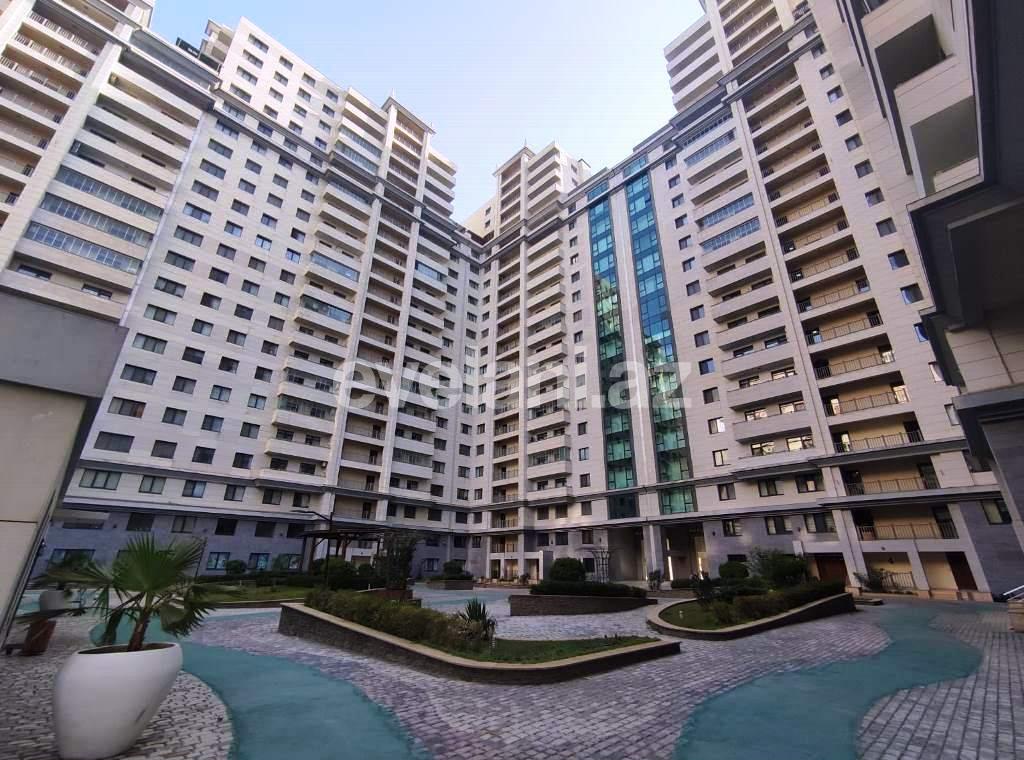 Satılır, yeni tikili, 3 otaqlı, 135 m², Bakı, Yasamal r, Elmlər Akademiyası m.