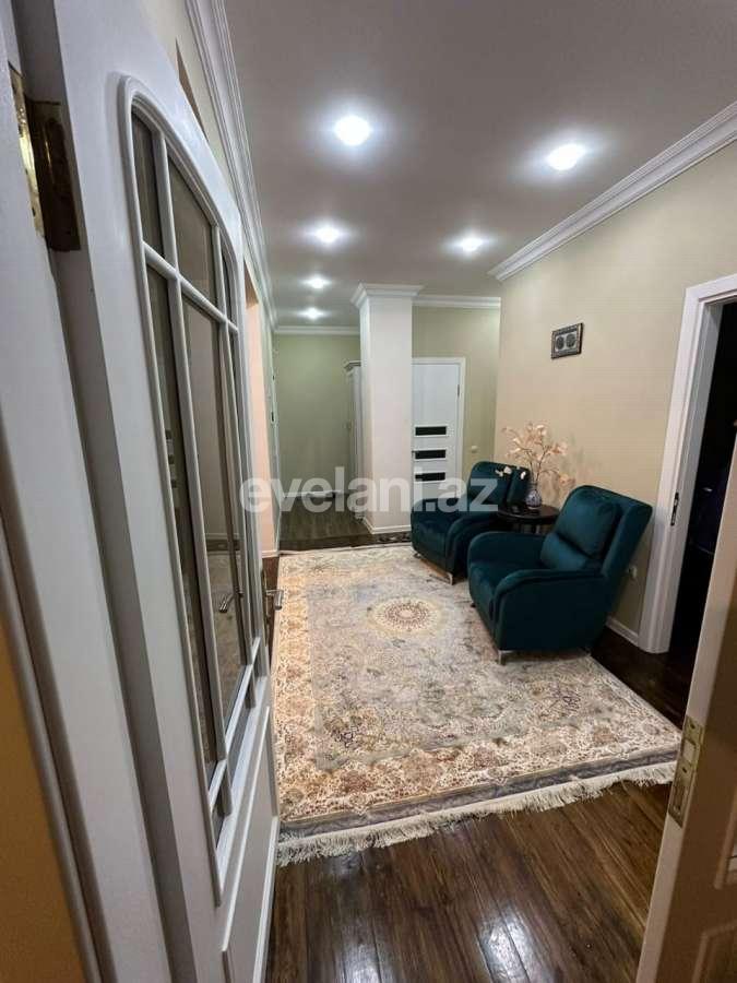Satılır, yeni tikili, 3 otaqlı, 130 m², Bakı, Binəqədi r, 8-ci mikrorayon q, Azadlıq prospekti m.