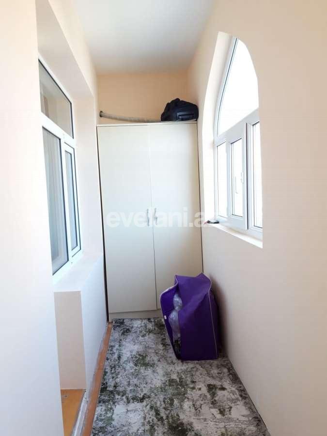 Satılır, köhnə tikili, 3 otaqlı, 90 m², Bakı, Binəqədi r, 8-ci mikrorayon q, Azadlıq prospekti m.