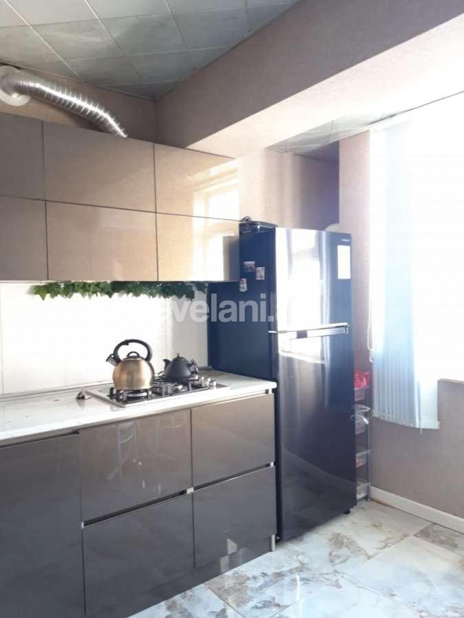 Satılır, köhnə tikili, 3 otaqlı, 90 m², Bakı, Binəqədi r, 8-ci mikrorayon q, Azadlıq prospekti m.