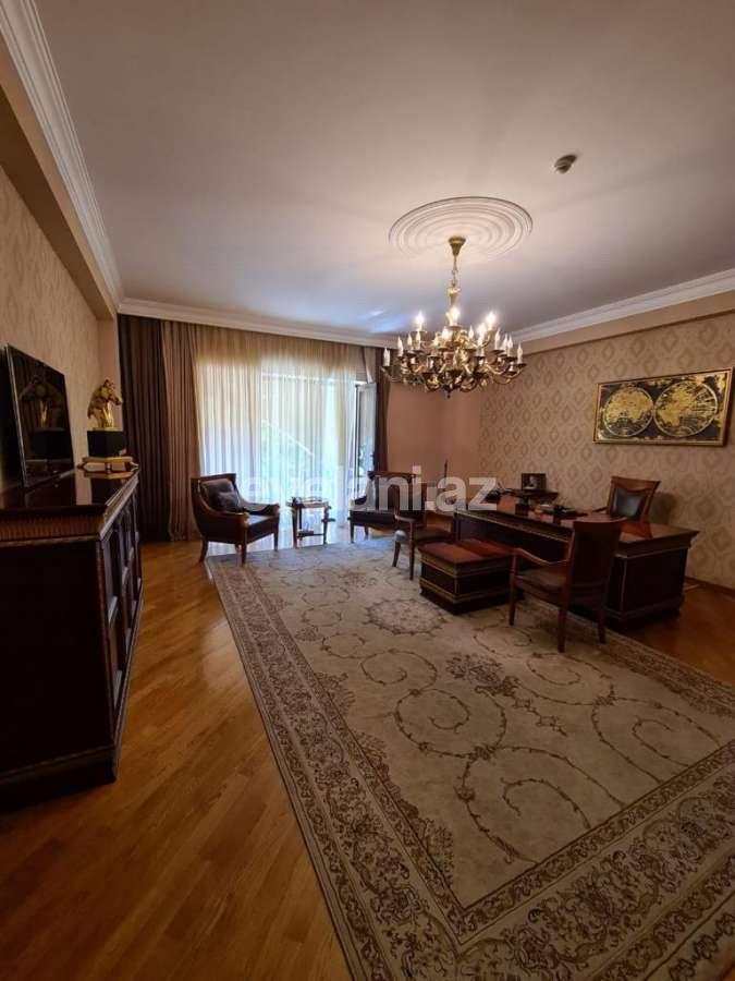 Сдаётся, офис, 4-комнаты, 200 m², Баку, Ясамальский r, Ичери Шехер m.