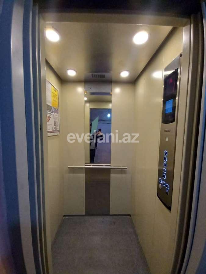 Satılır, köhnə tikili, 3 otaqlı, 90 m², Bakı, Yasamal r, İnşaatçılar m.