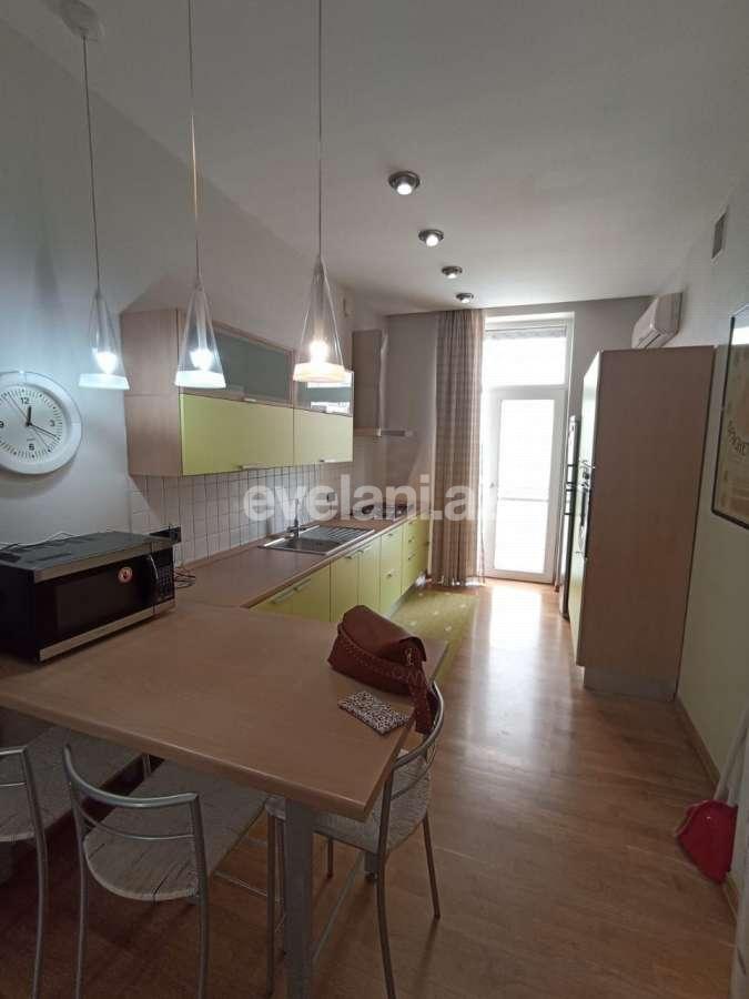 Kirayə verilir, köhnə tikili, 3 otaqlı, 75 m², Bakı, Səbail r, İçəri Şəhər m.