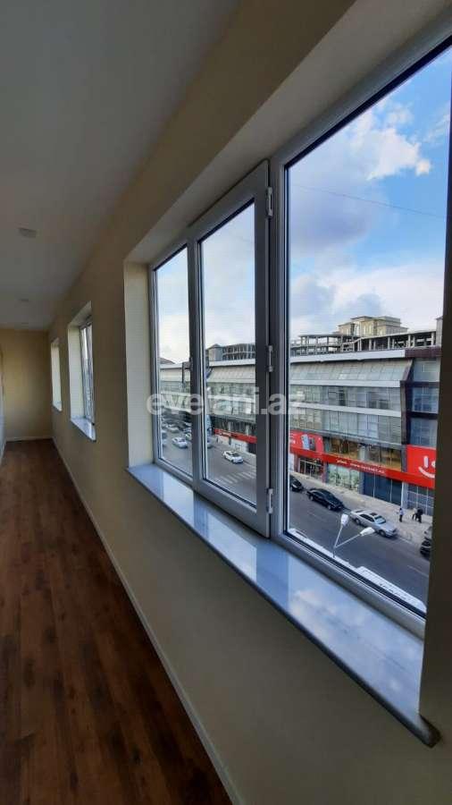 Satılır, köhnə tikili, 4 otaqlı, 110 m², Bakı, Binəqədi r, Azadlıq prospekti m.