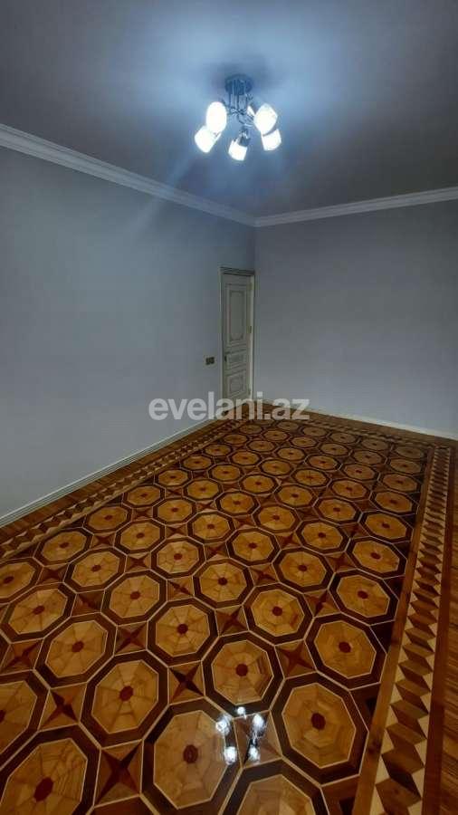 Satılır, köhnə tikili, 4 otaqlı, 110 m², Bakı, Binəqədi r, Azadlıq prospekti m.