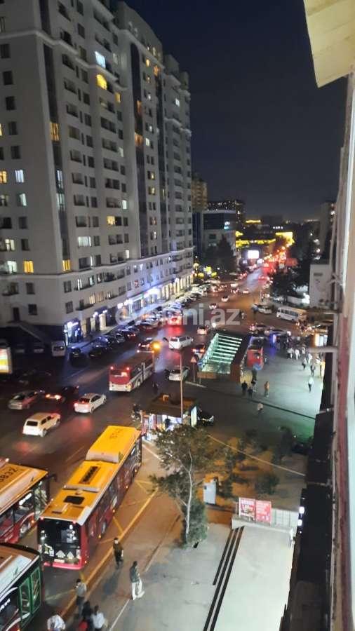 Satılır, köhnə tikili, 4 otaqlı, 110 m², Bakı, Binəqədi r, Azadlıq prospekti m.