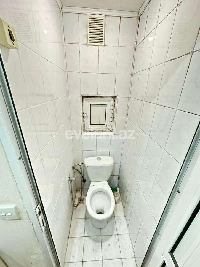 Satılır, köhnə tikili, 3 otaqlı, 40 m², Bakı, Nəsimi r, 5-ci mikrorayon q, Memar Əcəmi m.