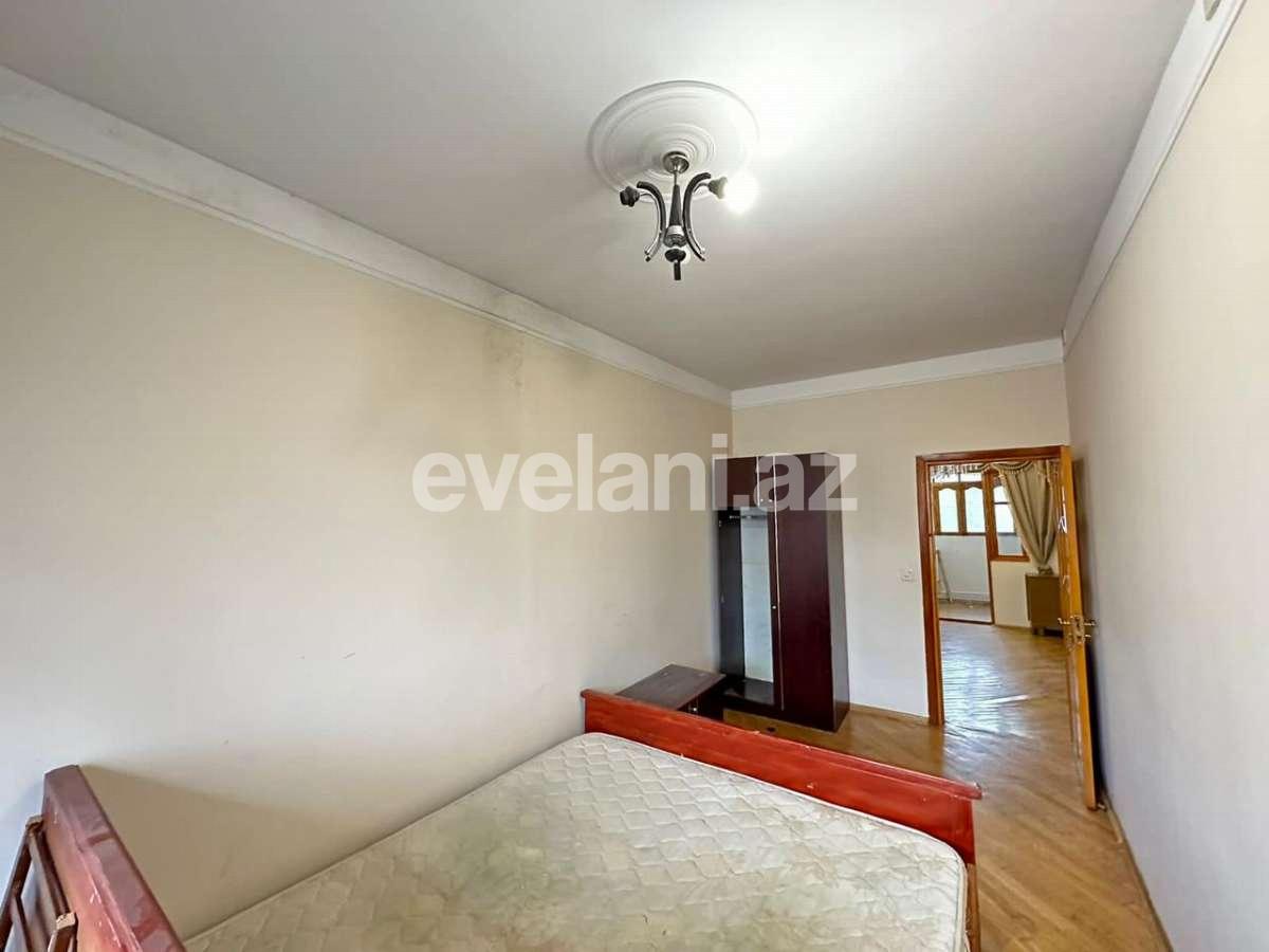 Satılır, köhnə tikili, 3 otaqlı, 40 m², Bakı, Nəsimi r, 5-ci mikrorayon q, Memar Əcəmi m.