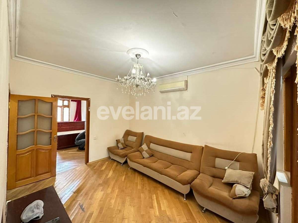Satılır, köhnə tikili, 3 otaqlı, 40 m², Bakı, Nəsimi r, 5-ci mikrorayon q, Memar Əcəmi m.