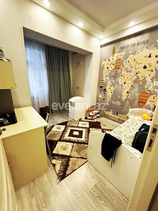 Satılır, köhnə tikili, 5 otaqlı, 120 m², Bakı, Binəqədi r, 9-cu mikrorayon q, Nəsimi m.