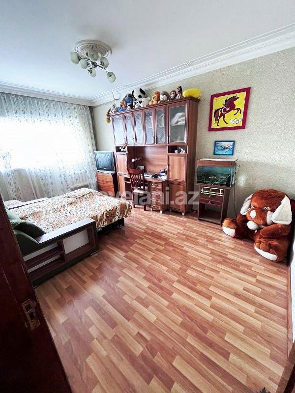 Satılır, köhnə tikili, 3 otaqlı, 75 m², Bakı, Suraxanı r, Yeni Günəşli q, Xalqlar Dostluğu m.